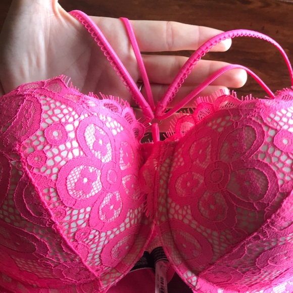Very sexy bright pink VS push up bra!!! - Picture 4 of 4